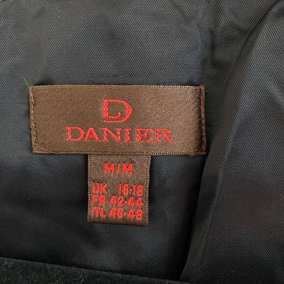 Danier Faux Fur Black Vest Sz M - Picture 4 of 6
